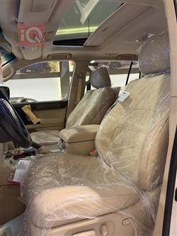 تۆیۆتا لاند کروزەر